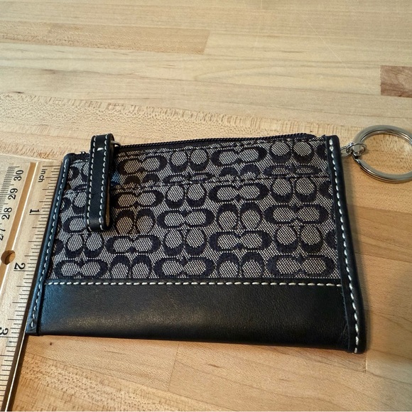Coach Black and Cream Signature Wallet - Picture 5 of 5